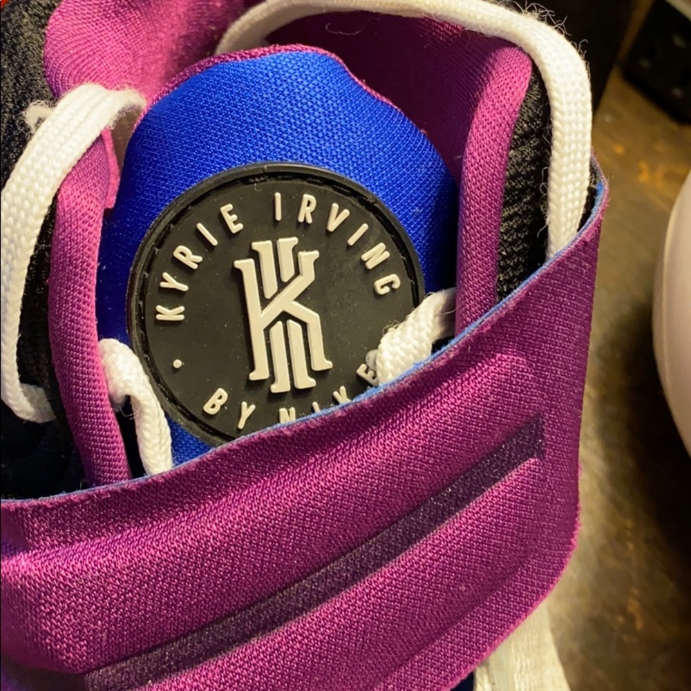 Men’s Kylie Irving 2 athlete shoe